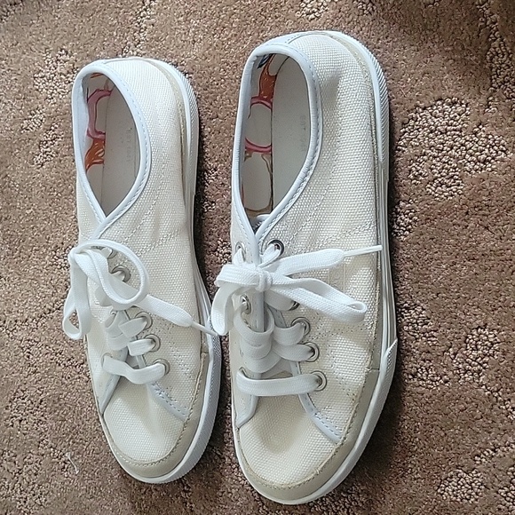 NWOT Coach Cream Canvas Sneakers in Size 7.5 - Picture 3 of 7